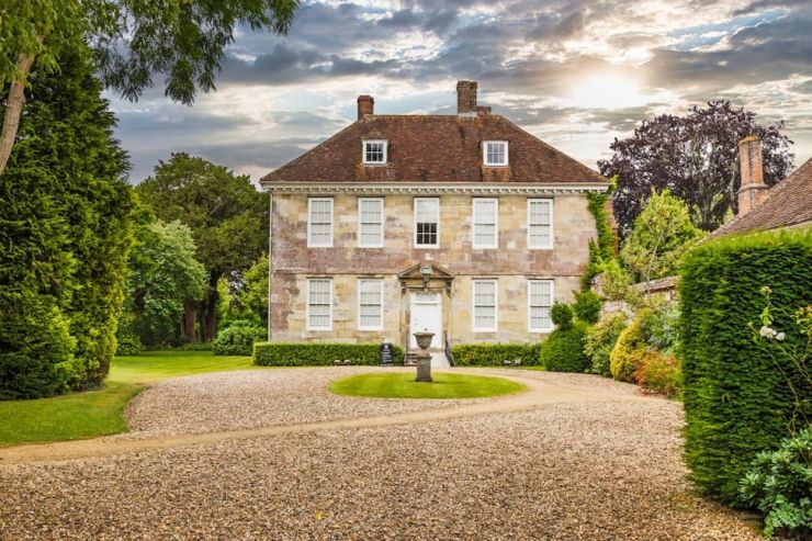 Expat Mortgage and Equity Release for Complex Residential Purchase